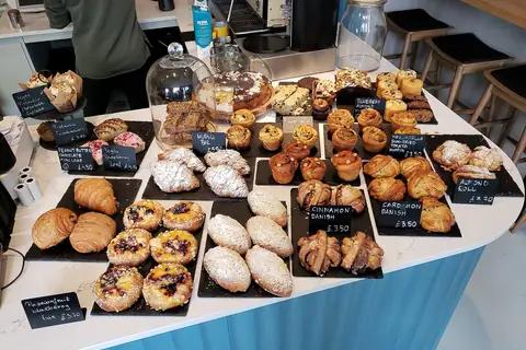 Cake Box - Egg Free photo 3